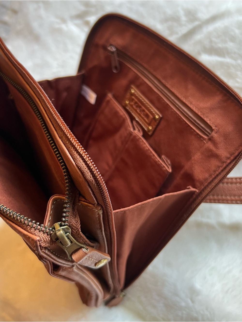 Fossil Brown Leather Messenger Crossbody Bag - Picture 3 of 10